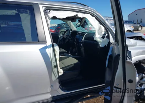 2023 Toyota 4Runner Sr5 из США, поврежденный, VIN JTEMU5JR1P6088687